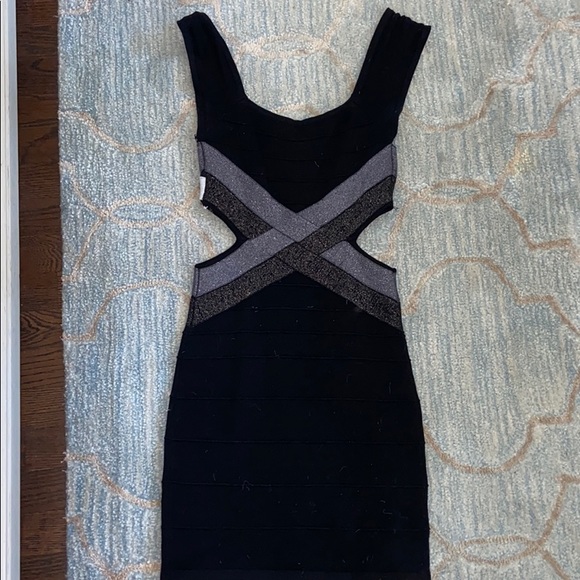🖤Ruby & Jenna Cut Out Dress. Size Small. NWT🖤 - Picture 3 of 4
